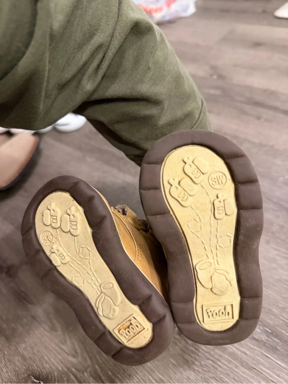Vintage Y2K 90s Kids' Disney Pooh Bear boots shoes